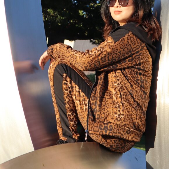Comfy Chic Zippered Hoodie & Pants Set Leopard Animal Print Black Stripe NEW - Picture 3 of 10